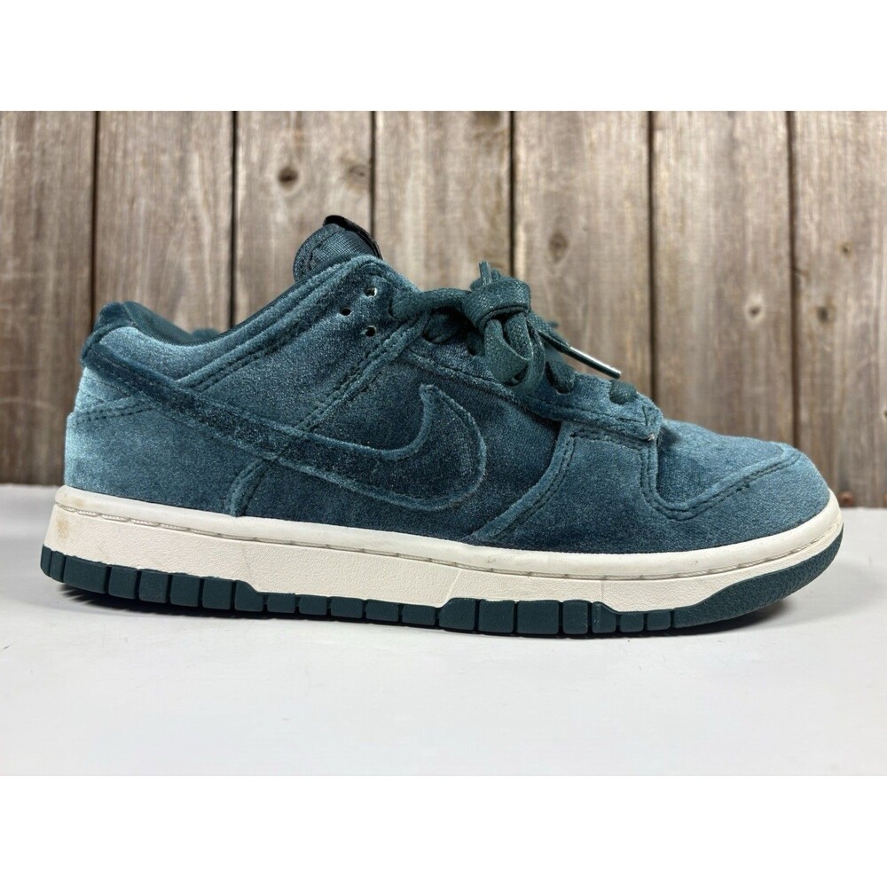 Nike Dunk Low Velvet Teal Athletic Sneakers Women’s Shoe Size 7